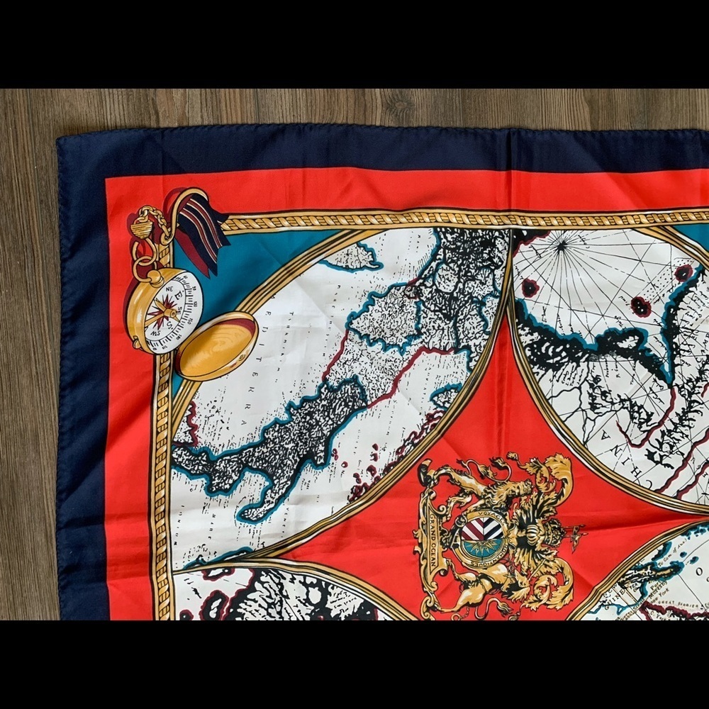 Scarf - Picture 2 of 8